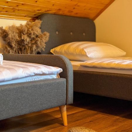 Woodenhouse With Two Apartments Otočac Exterior foto