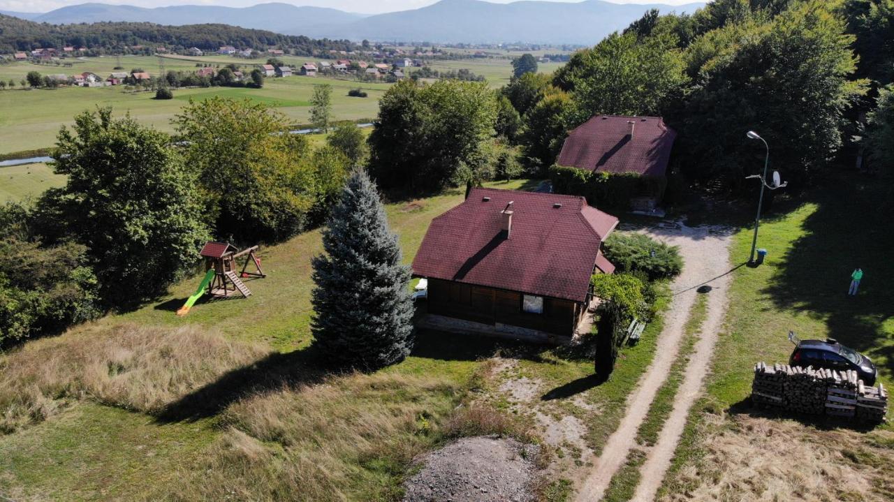Woodenhouse With Two Apartments Otočac Exterior foto