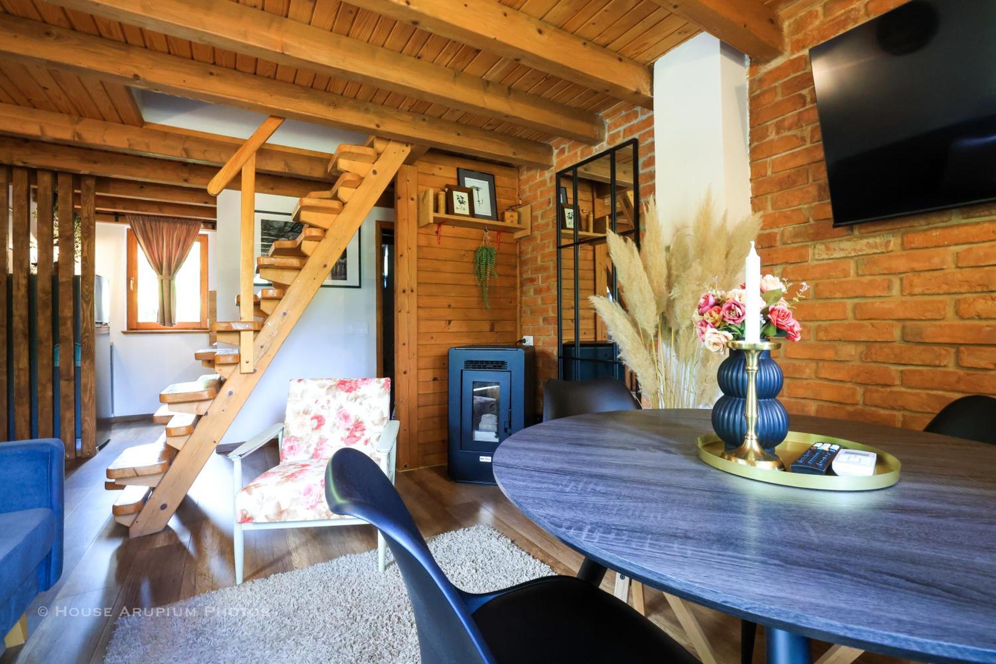 Woodenhouse With Two Apartments Otočac Exterior foto