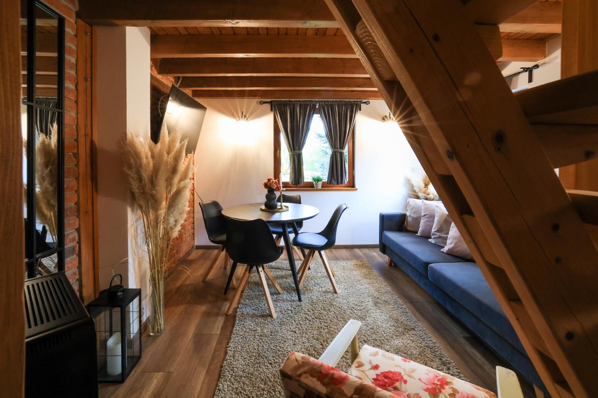 Woodenhouse With Two Apartments Otočac Exterior foto