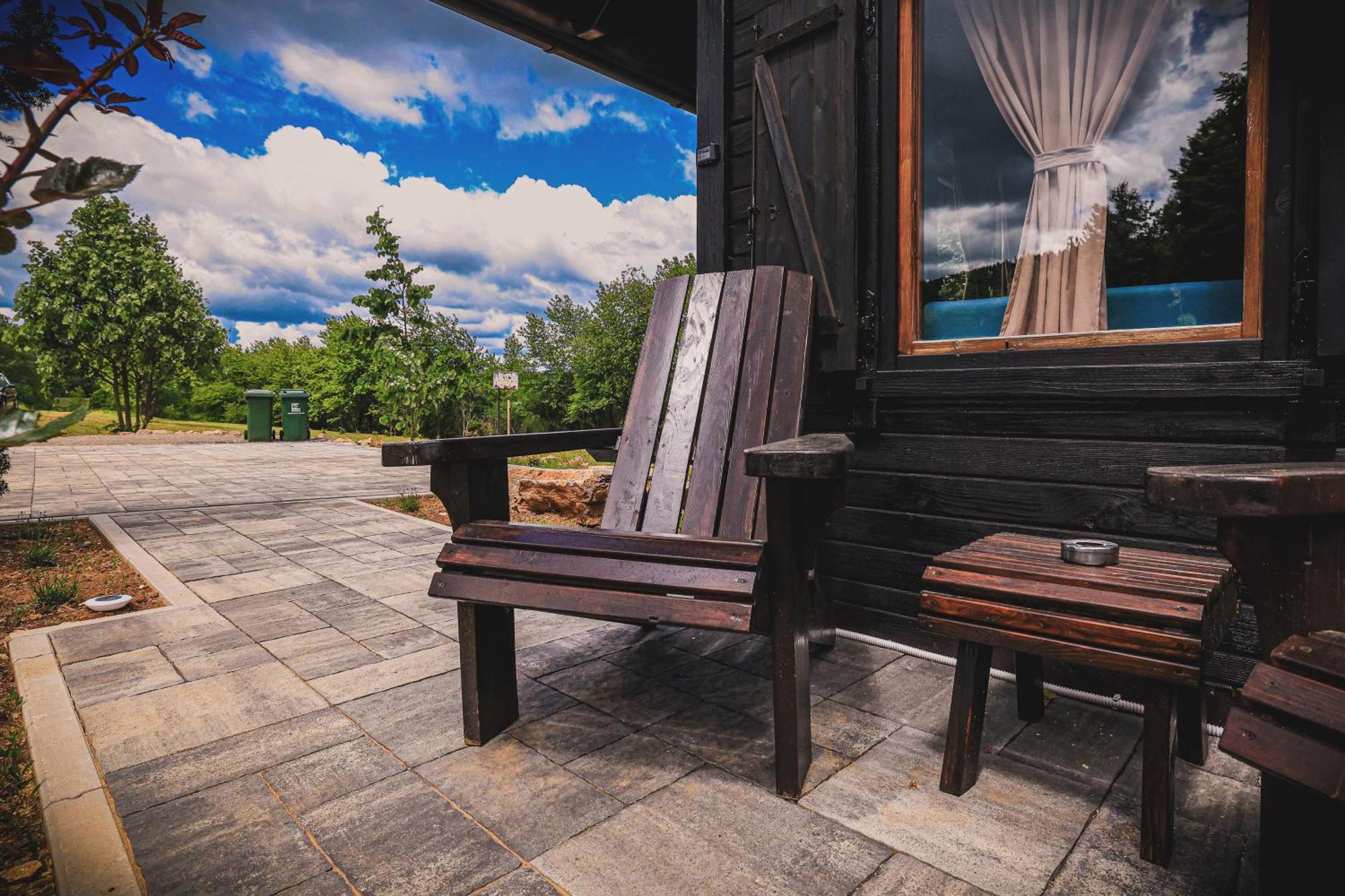Woodenhouse With Two Apartments Otočac Exterior foto